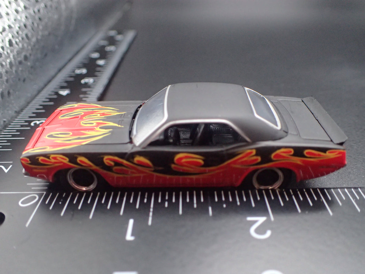 1970 70 PLYMOUTH CUDA BLACK FLAMES 1:64 SCALE COLLECTIBLE DIORAMA DIECAST MODEL CAR