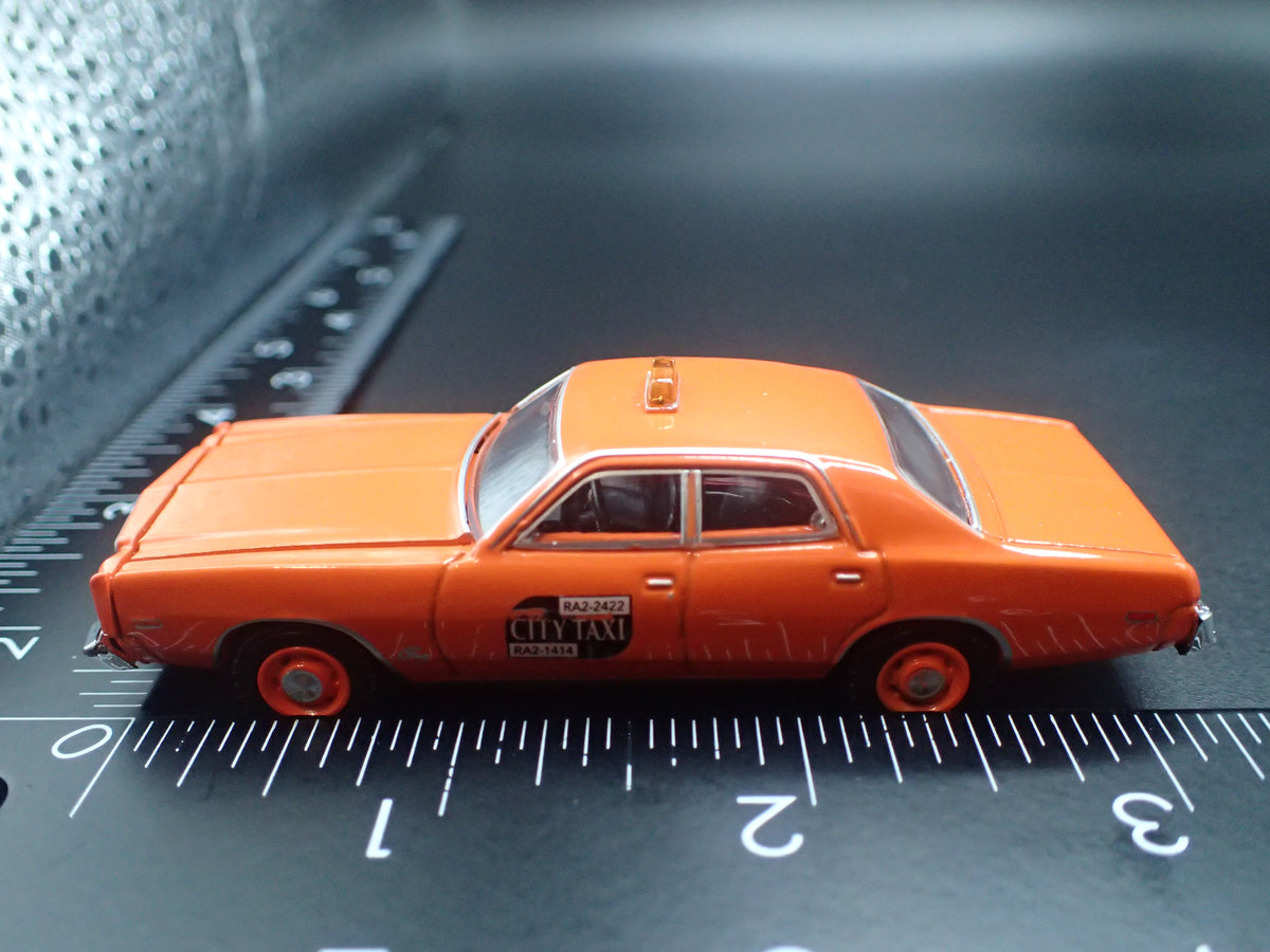 1977 77 PLYMOUTH FURY TAXI CAB BINGHAMTON NY 1:64 SCALE ECAST MODEL CAR