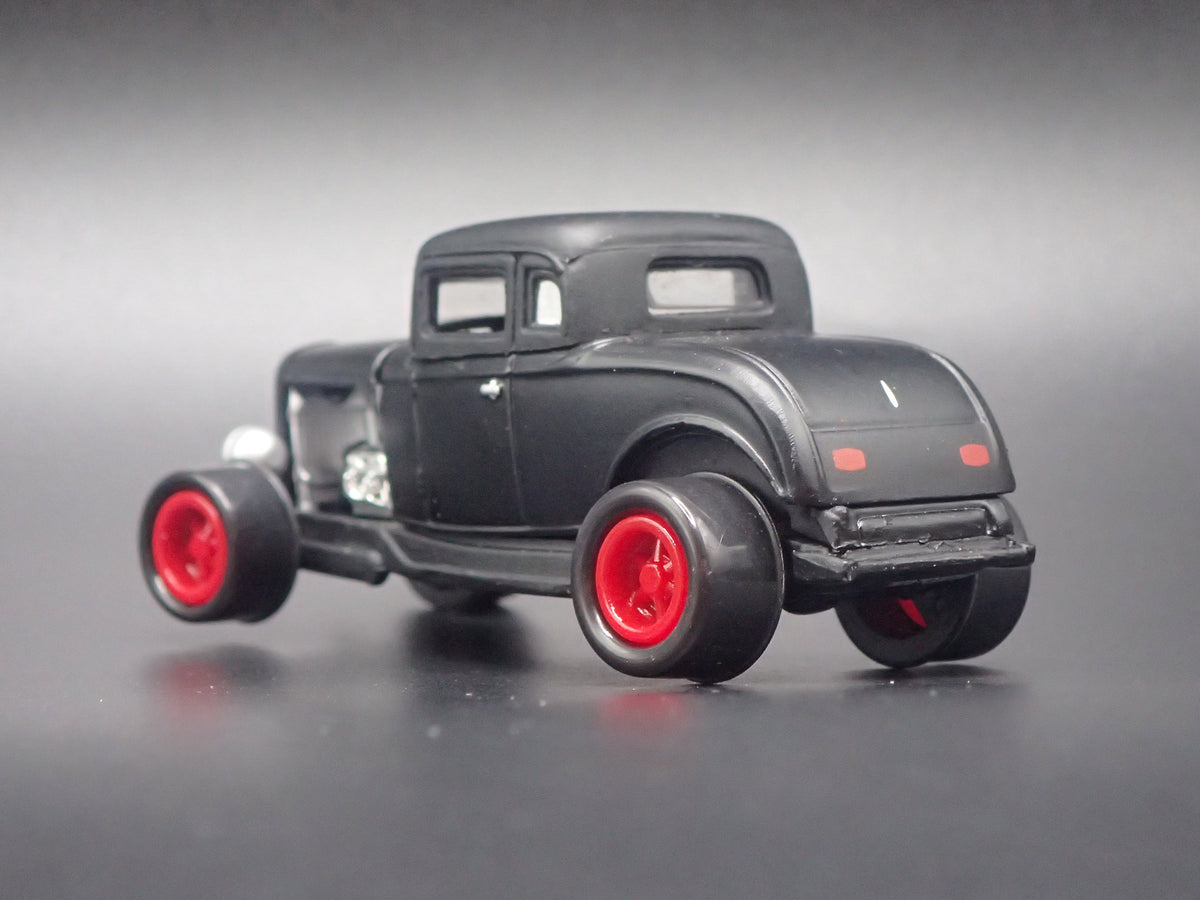 1932 32 FORD COUPE HOT ROD BLK 1:64 SCALE COLLECTIBLE DIORAMA DIECAST MODEL CAR