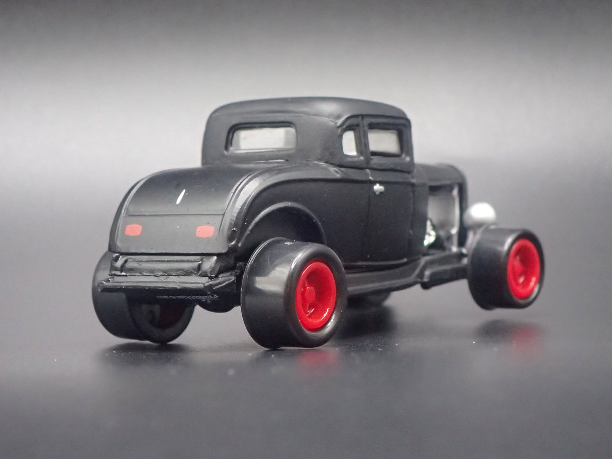 1932 32 FORD COUPE HOT ROD BLK 1:64 SCALE COLLECTIBLE DIORAMA DIECAST MODEL CAR