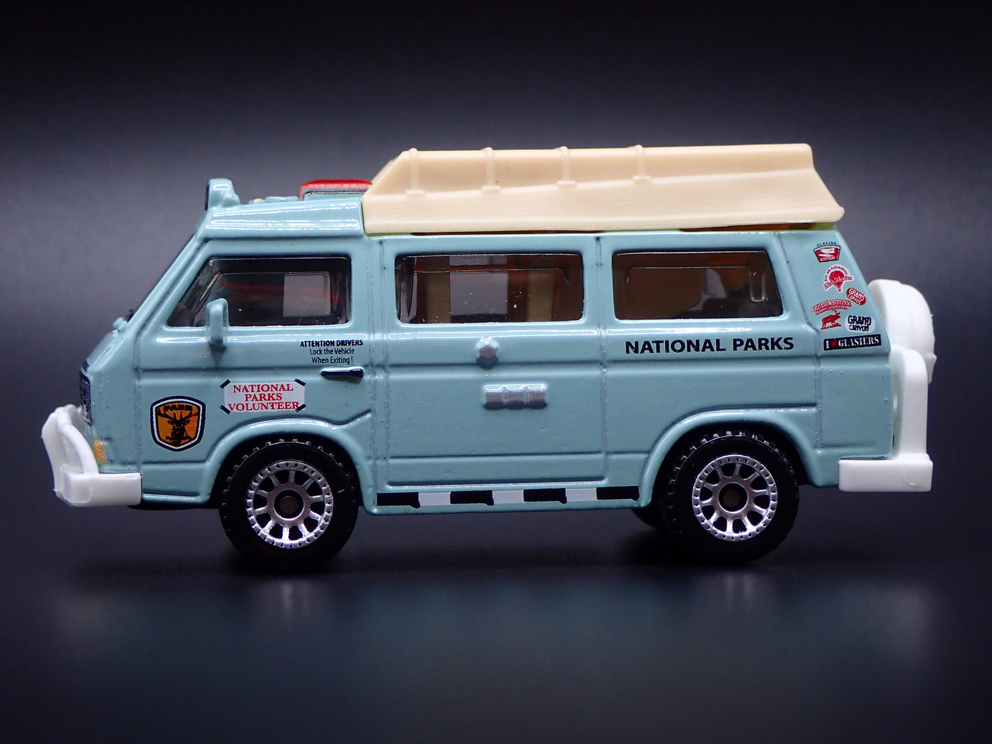 1979-1992 VW VOLKSWAGEN T3 VANAGON BUS NATIONAL PARKS 1:64 SCALE DIECAST MODEL CAR