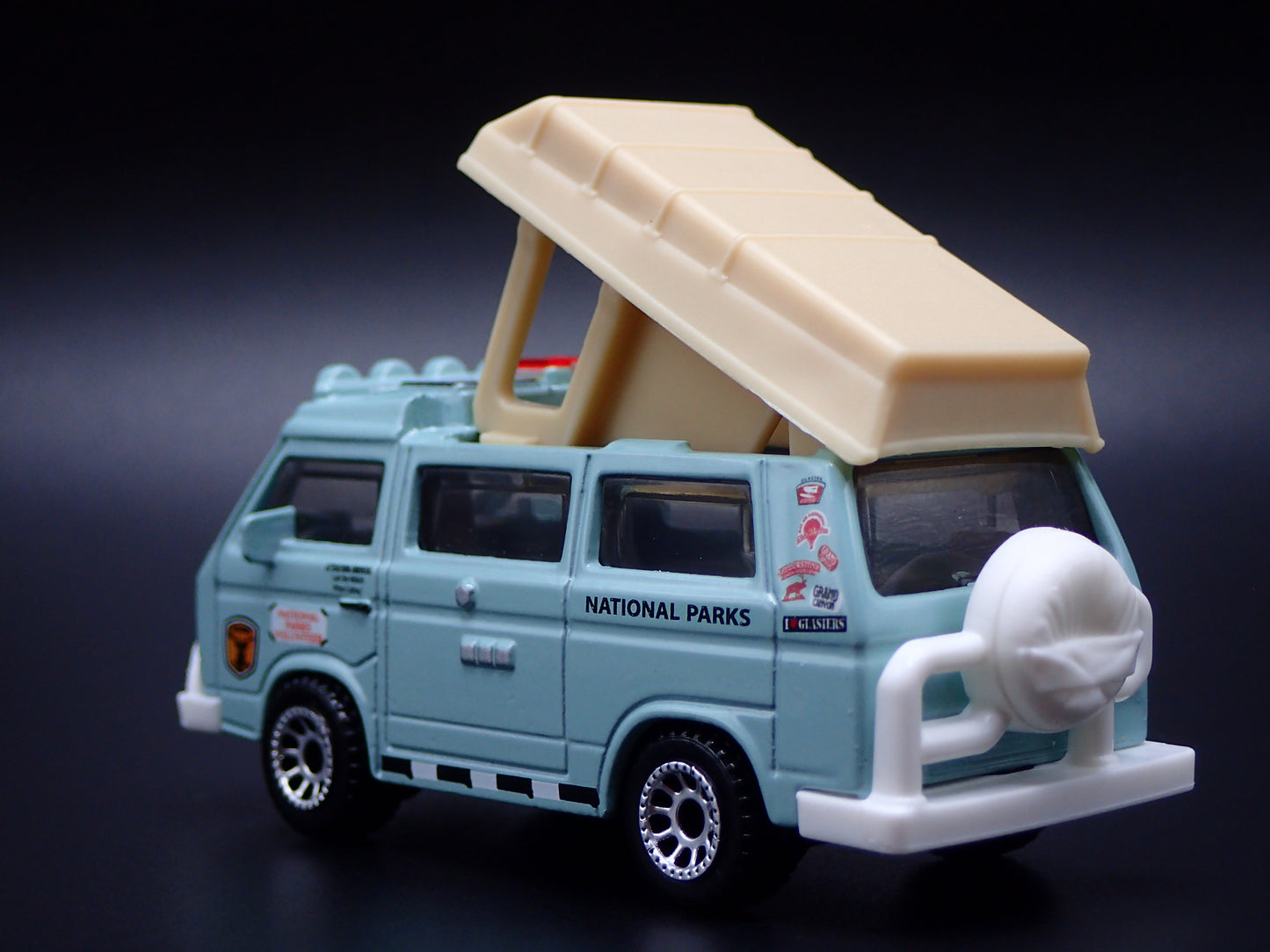 1979-1992 VW VOLKSWAGEN T3 VANAGON BUS NATIONAL PARKS 1:64 SCALE DIECAST MODEL CAR
