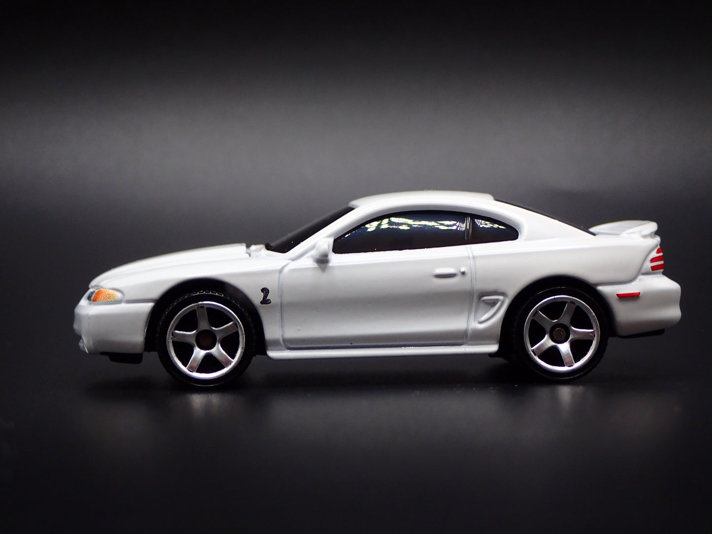 1995 95 FORD MUSTANG SVT COBRA R FOX BODY 1:64 SCALE DIECAST MODEL