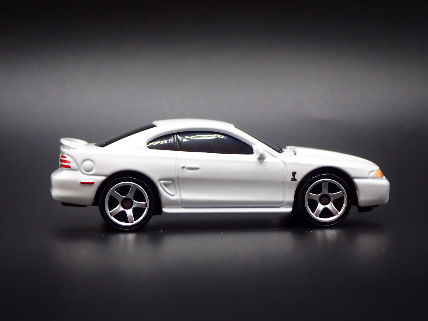 1995 95 FORD MUSTANG SVT COBRA R FOX BODY 1:64 SCALE DIECAST MODEL