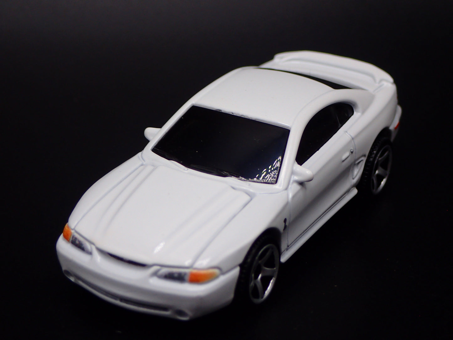 1995 95 FORD MUSTANG SVT COBRA R FOX BODY 1:64 SCALE DIECAST MODEL