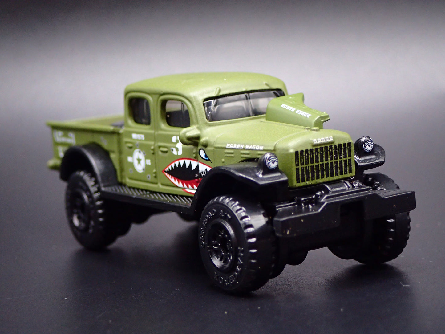 1947 47 DODGE POWER WAGON PICKUP TRUCK 1:64 SCALE COLLECTIBLE DIECAST MODEL CAR