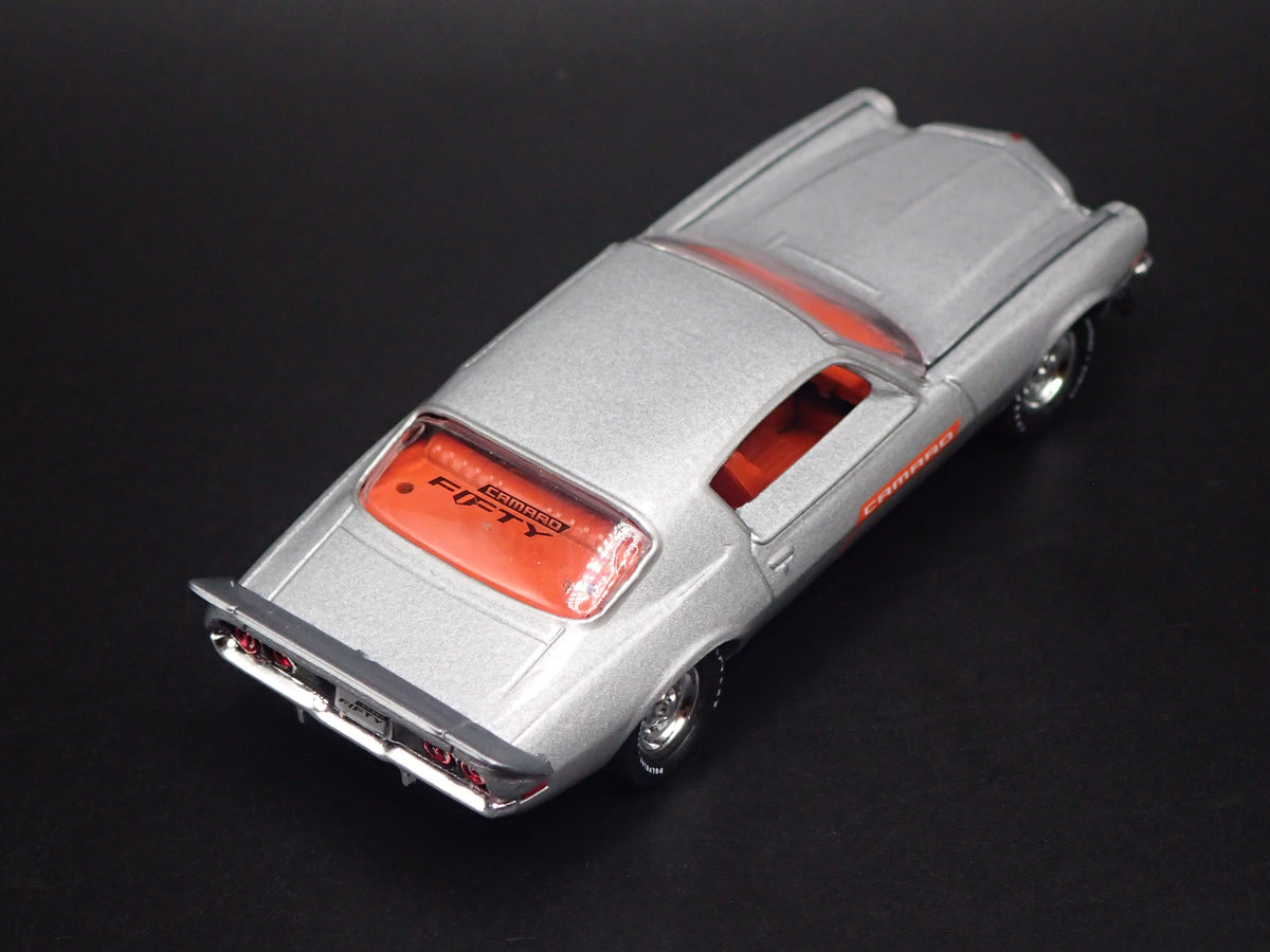 1971 71 CHEVY CHEVROLET CAMARO SS 396 1:64 SCALE DIORAMA DIECAST MODEL CAR