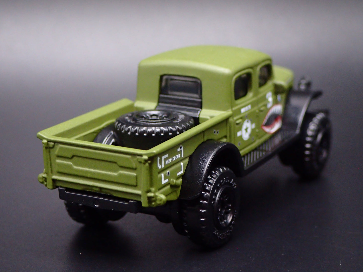 1947 47 DODGE POWER WAGON PICKUP TRUCK 1:64 SCALE COLLECTIBLE DIECAST MODEL CAR