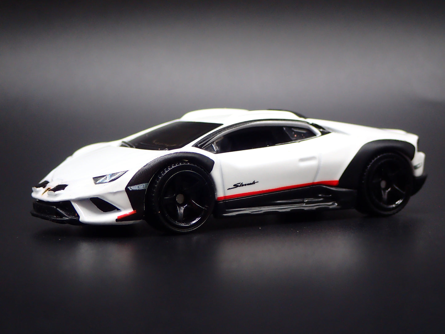 2023-2024 LAMBORGHINI HURACAN STERRATO SUPER CAR 1:64 SCALE DIECAST MODEL CAR