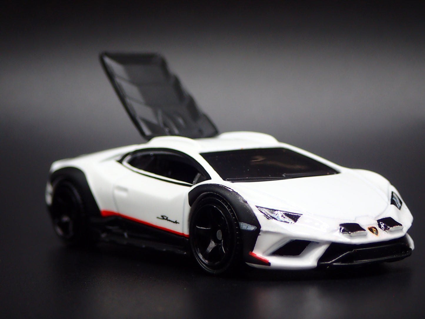 2023-2024 LAMBORGHINI HURACAN STERRATO SUPER CAR 1:64 SCALE DIECAST MODEL CAR