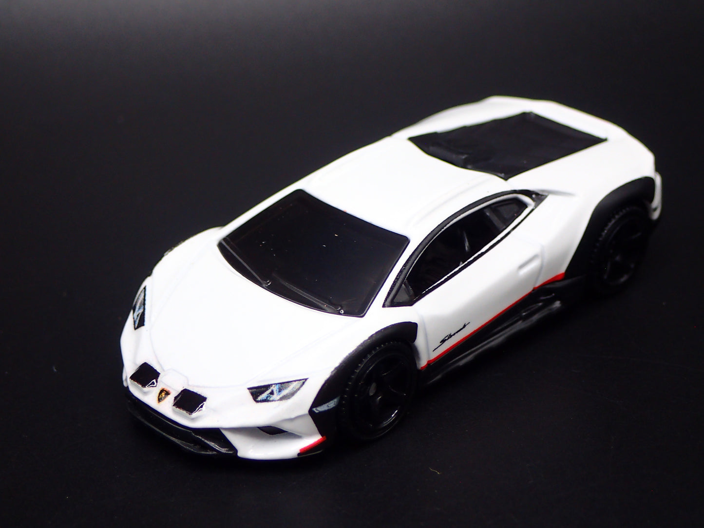 2023-2024 LAMBORGHINI HURACAN STERRATO SUPER CAR 1:64 SCALE DIECAST MODEL CAR