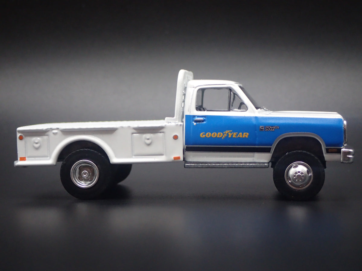 1981 81 DODGE RAM W350 POWER RAM DUALLY FLATBED GOODYEAR 1/64 DIECAST CAR