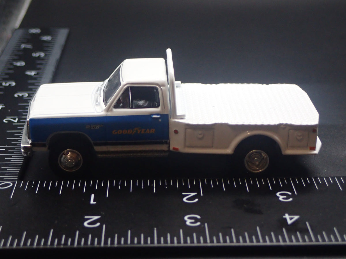 1981 81 DODGE RAM W350 POWER RAM DUALLY FLATBED GOODYEAR 1/64 DIECAST CAR