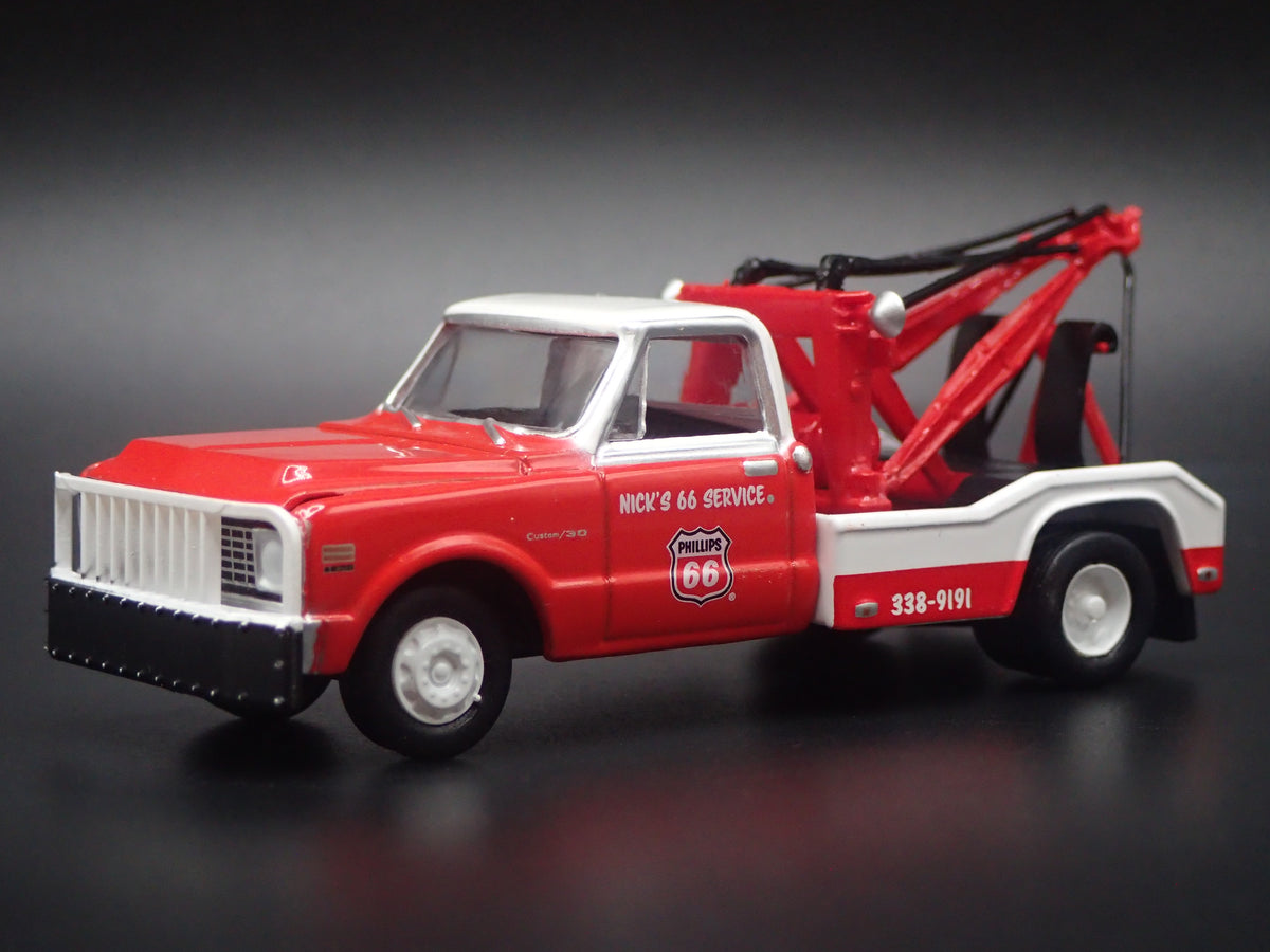 1971 71 CHEVY C30 DUALLY WRECKER TOW TRUCK PHILLIPS 66 1:64 SCALE DIECAST CAR