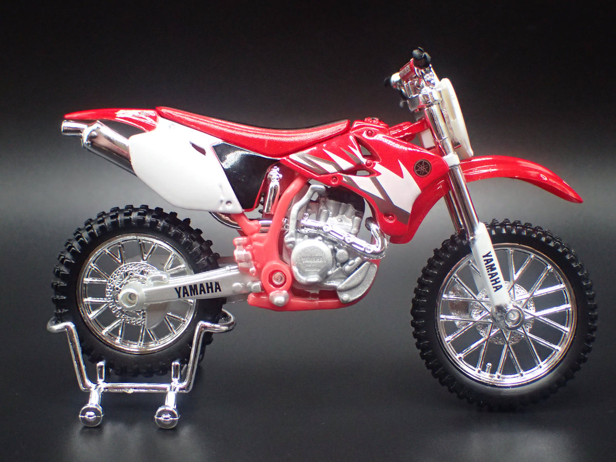 YAMAHA YZ-450F DIRT BIKE MOTORCYCLE RED 1/18 SCALE DIORAMA DIECAST MODEL BIKE