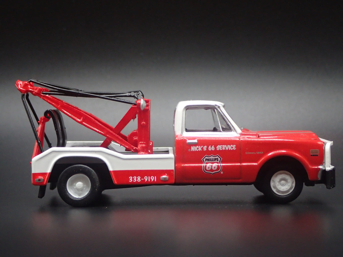 1971 71 CHEVY C30 DUALLY WRECKER TOW TRUCK PHILLIPS 66 1:64 SCALE DIECAST CAR