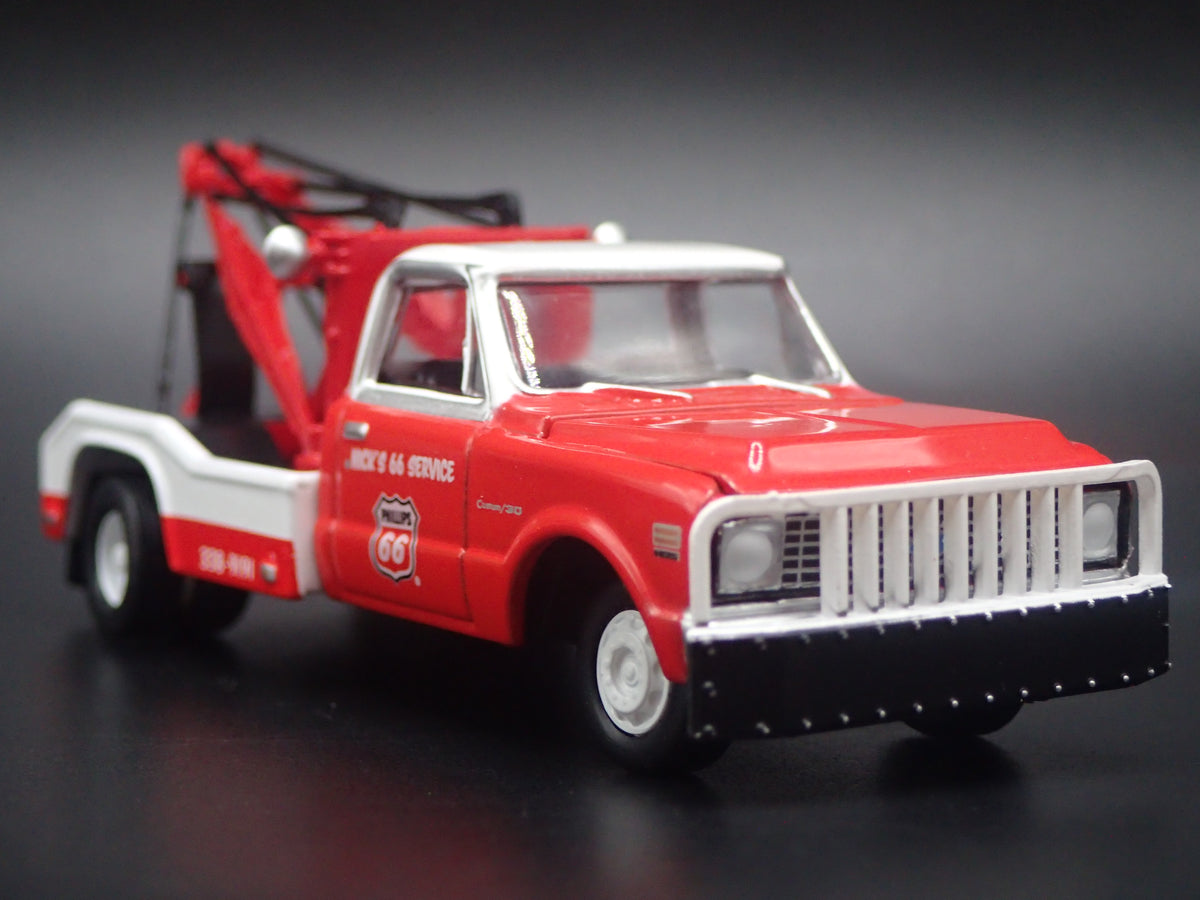 1971 71 CHEVY C30 DUALLY WRECKER TOW TRUCK PHILLIPS 66 1:64 SCALE DIECAST CAR