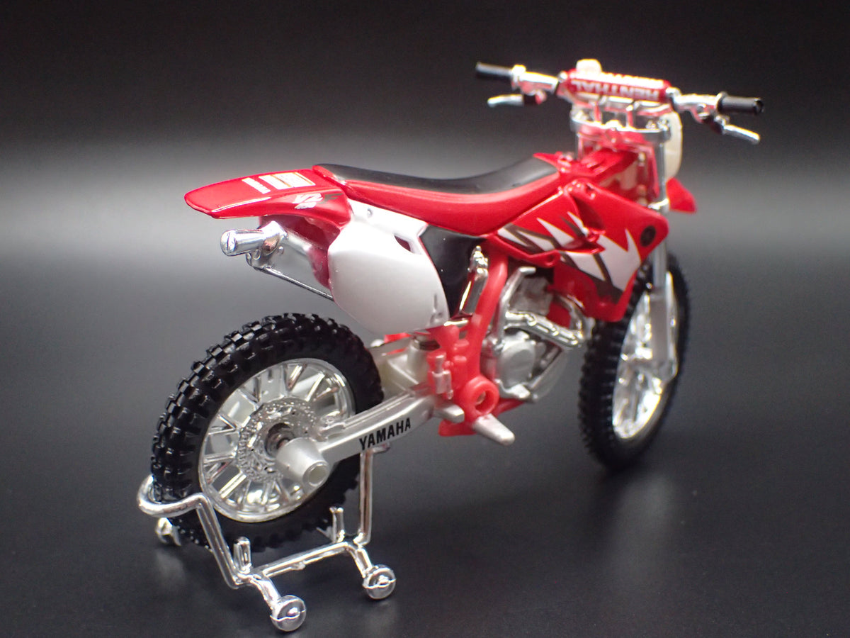YAMAHA YZ-450F DIRT BIKE MOTORCYCLE RED 1/18 SCALE DIORAMA DIECAST MODEL BIKE