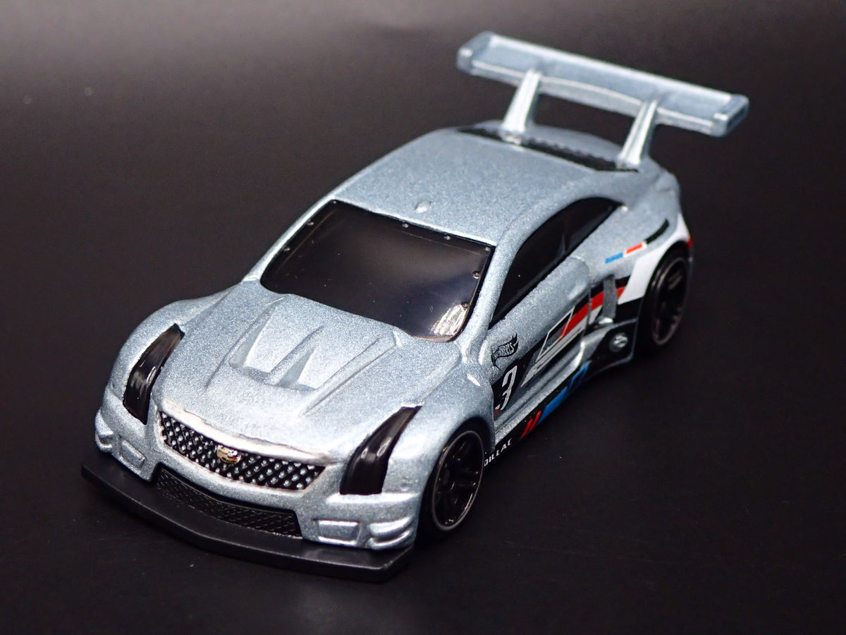 2016 16 CADILLAC CADDY ATS-V R RACING SILVER 1:64 SCALE DIORAMA DIECAST MODEL CAR