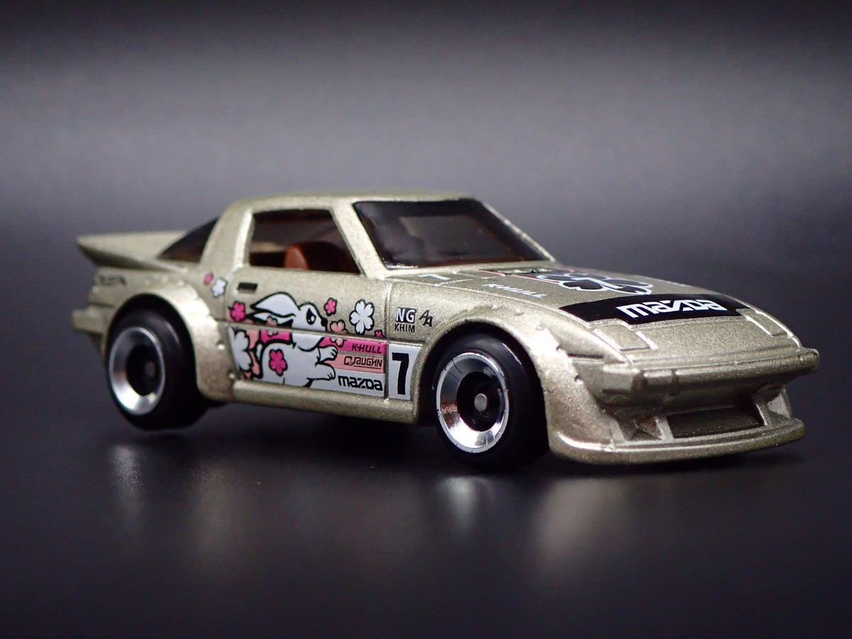 1978-1985 MAZDA RX7 JDM SILVER 1:64 SCALE COLLECTIBLE DIORAMA DIECAST MODEL CAR