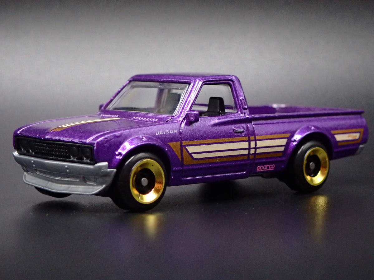 1973-1979 DATSUN 620 PICKUP TRUCK JDM PURPLE 1:64 SCALE DIORAMA DIECAST MODEL CAR