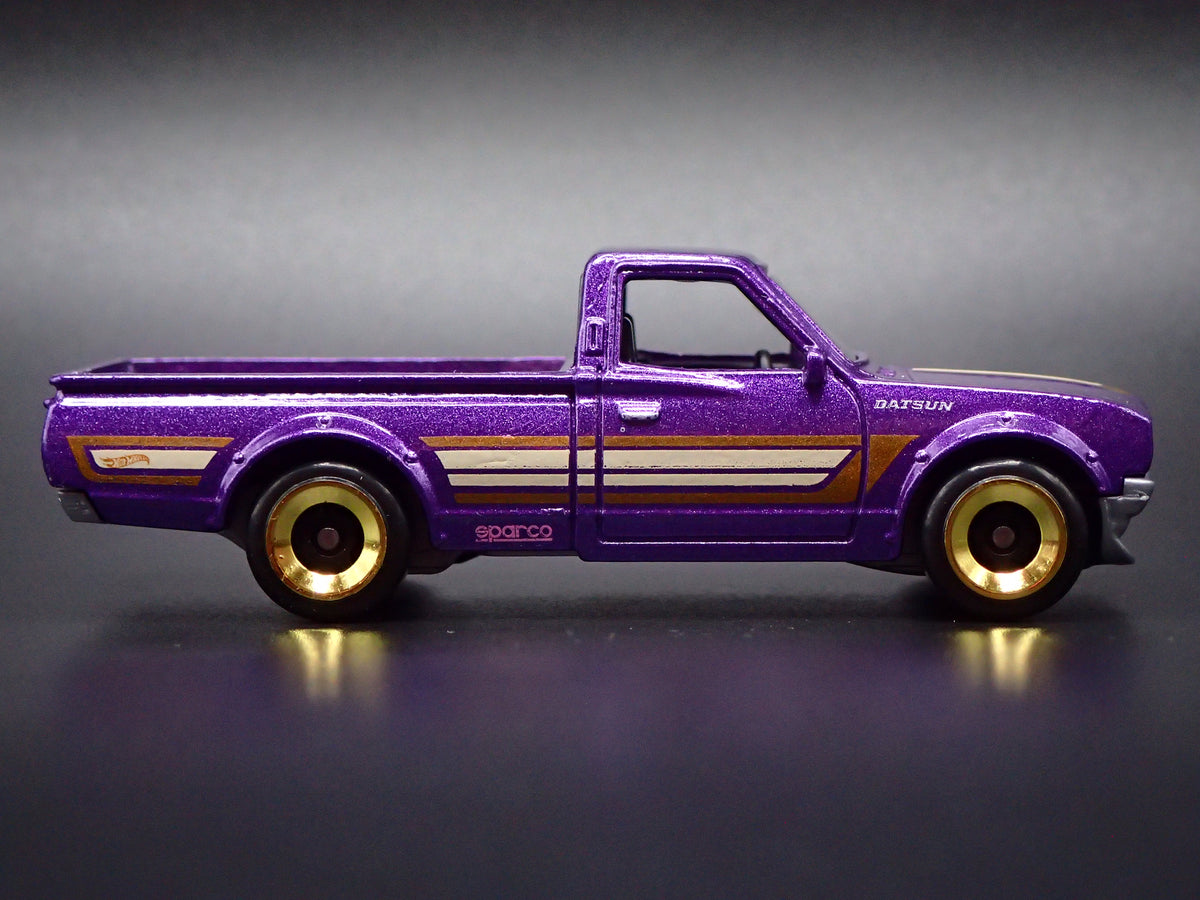 1973-1979 DATSUN 620 PICKUP TRUCK JDM PURPLE 1:64 SCALE DIORAMA DIECAST MODEL CAR