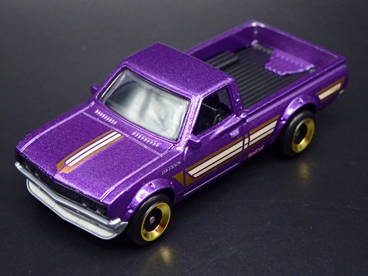 1973-1979 DATSUN 620 PICKUP TRUCK JDM PURPLE 1:64 SCALE DIORAMA DIECAST MODEL CAR