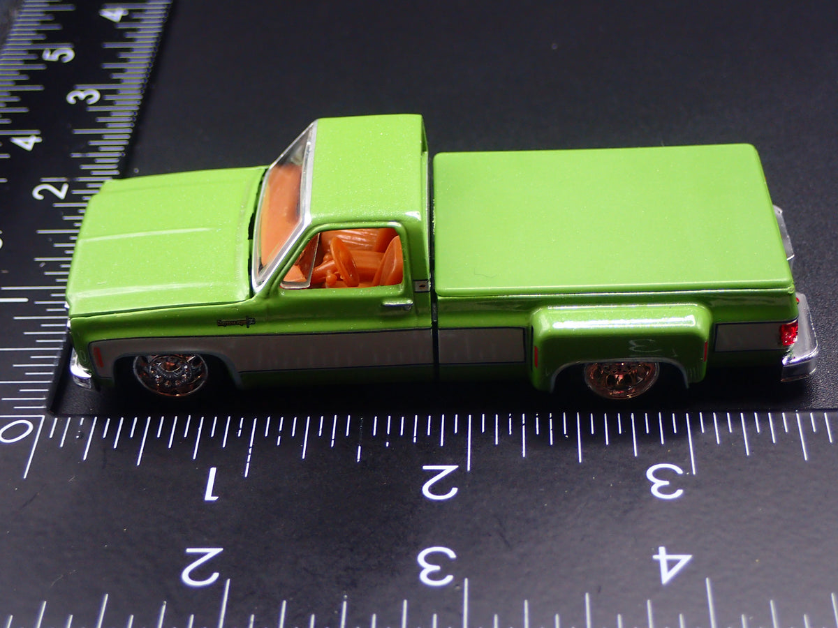 1978 CHEVY CHEVROLET SILVERADO 30 DUALLY SQUAREBODY TRUCK 1/64 DIECAST MODEL CAR