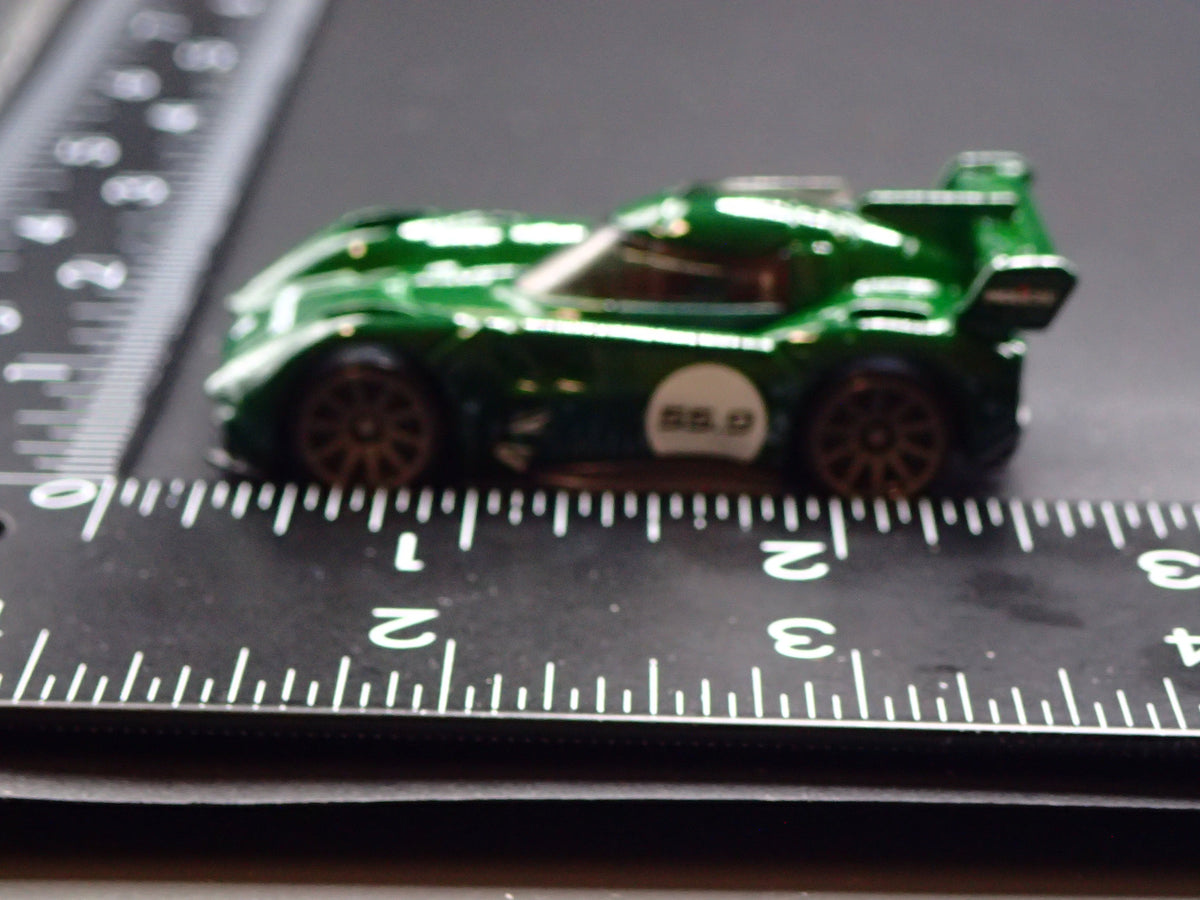MCMURTRY SPEIRLING ELECTRIC CAR GREEN 1:64 SCALE DIORAMA DIECAST MODEL CAR