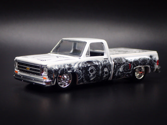 1978 CHEVY CHEVROLET SILVERADO 30 DUALLY SQUAREBODY TRUCK 1/64 DIECAST MODEL CAR