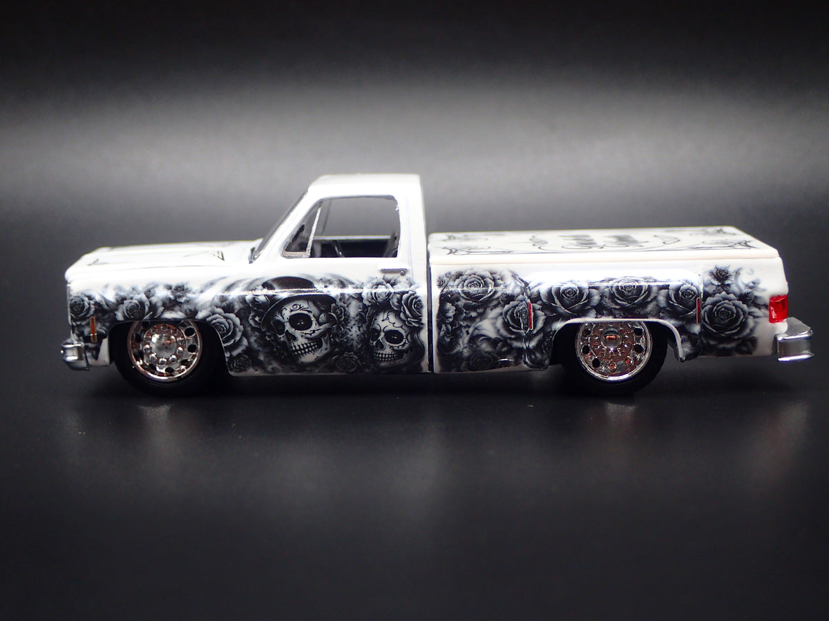 1978 CHEVY CHEVROLET SILVERADO 30 DUALLY SQUAREBODY TRUCK 1/64 DIECAST MODEL CAR