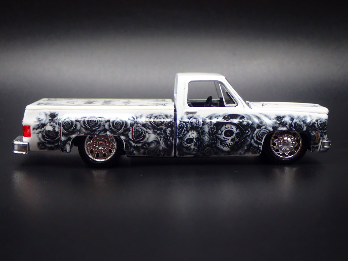 1978 CHEVY CHEVROLET SILVERADO 30 DUALLY SQUAREBODY TRUCK 1/64 DIECAST MODEL CAR