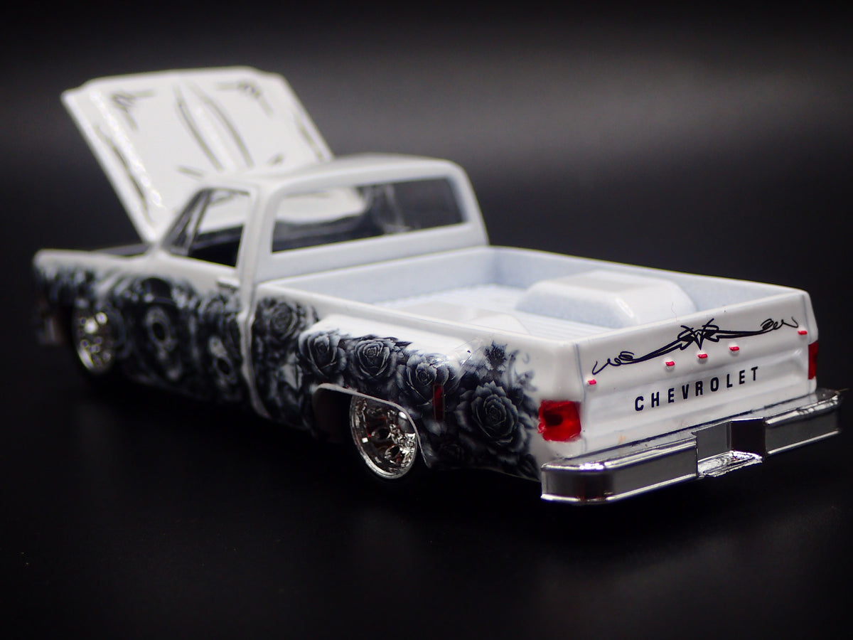 1978 CHEVY CHEVROLET SILVERADO 30 DUALLY SQUAREBODY TRUCK 1/64 DIECAST MODEL CAR