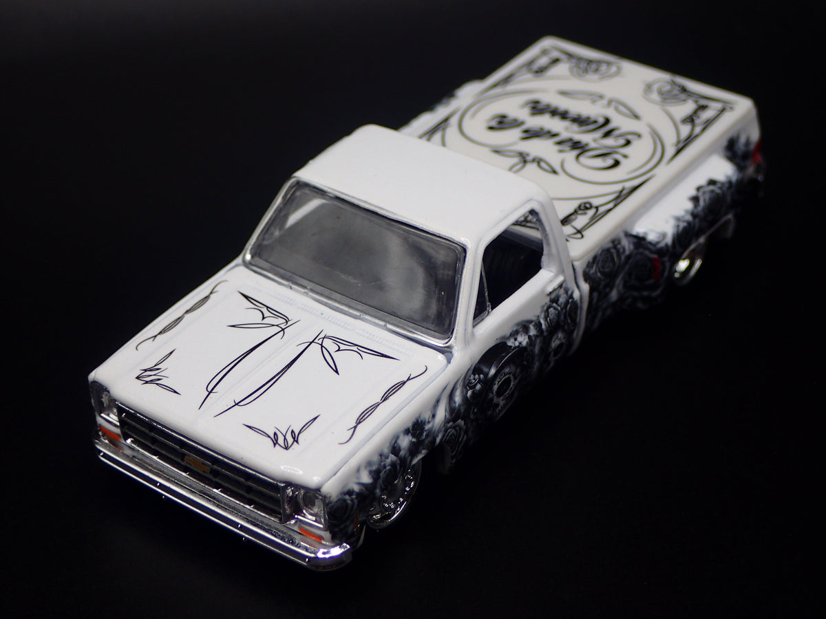 1978 CHEVY CHEVROLET SILVERADO 30 DUALLY SQUAREBODY TRUCK 1/64 DIECAST MODEL CAR