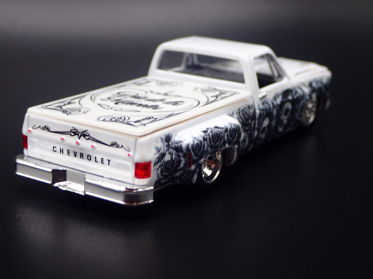 1978 CHEVY CHEVROLET SILVERADO 30 DUALLY SQUAREBODY TRUCK 1/64 DIECAST MODEL CAR