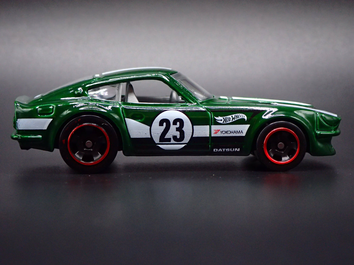 1970-1973 DATSUN 240Z JDM GREEN 1:64 SCALE COLLECTIBLE DIORAMA DIECAST MODEL CAR
