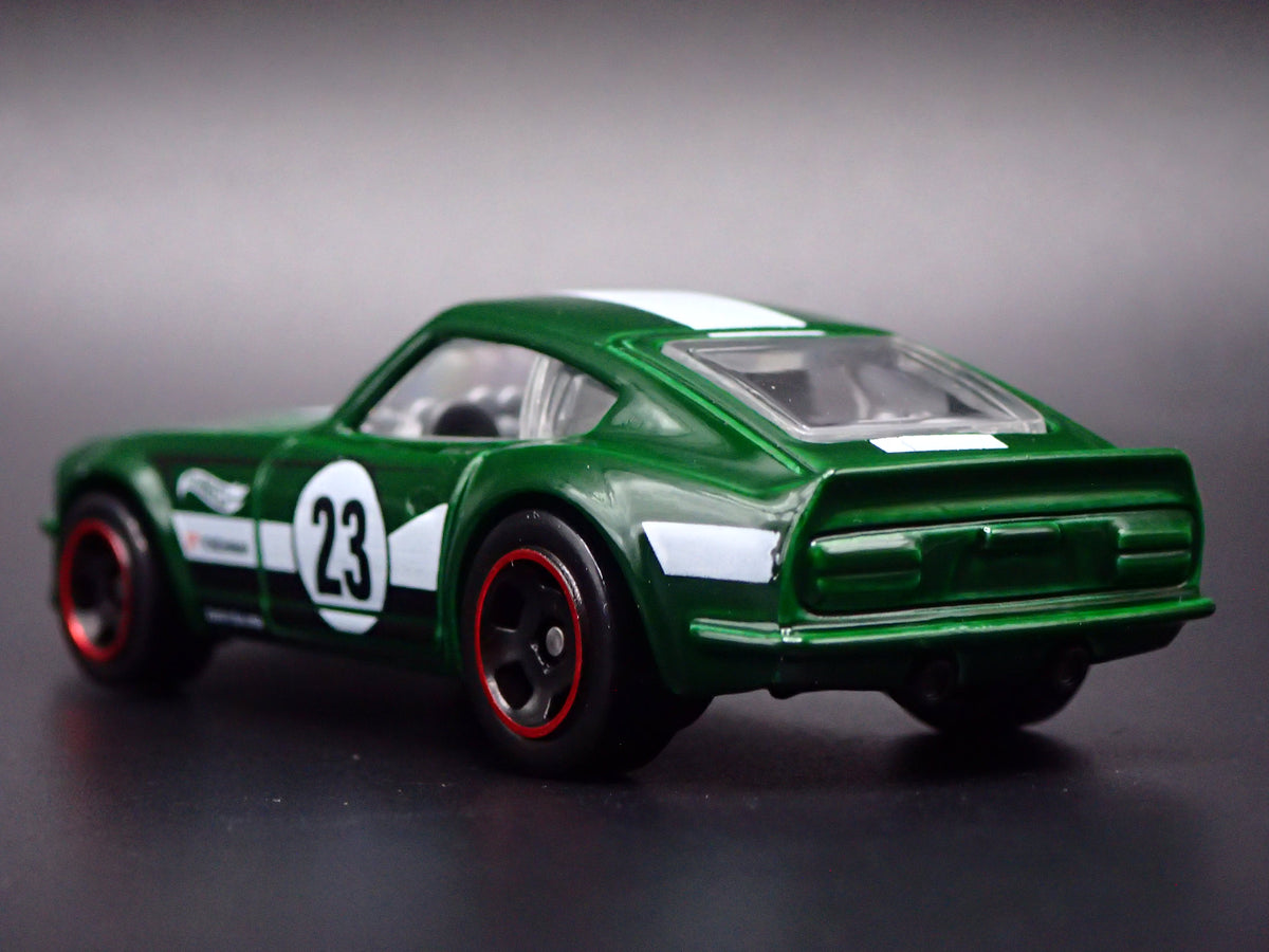 1970-1973 DATSUN 240Z JDM GREEN 1:64 SCALE COLLECTIBLE DIORAMA DIECAST MODEL CAR