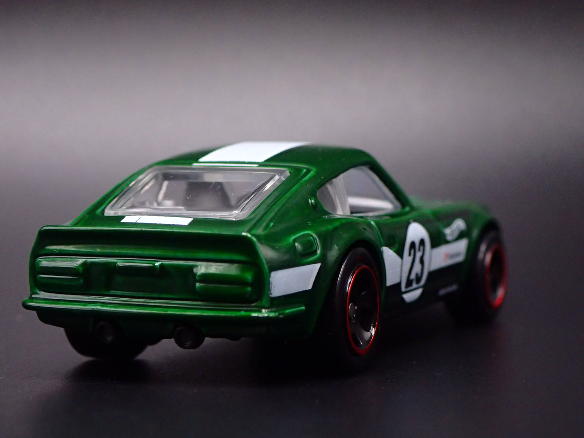 1970-1973 DATSUN 240Z JDM GREEN 1:64 SCALE COLLECTIBLE DIORAMA DIECAST MODEL CAR