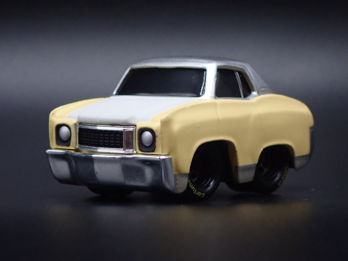 1970 70 CHEVY CHEVROLET MONTE CARLO CAR TUNED CREAM 1:64 SCALE DIECAST MODEL CAR