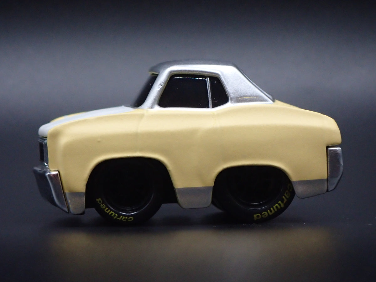 1970 70 CHEVY CHEVROLET MONTE CARLO CAR TUNED CREAM 1:64 SCALE DIECAST MODEL CAR