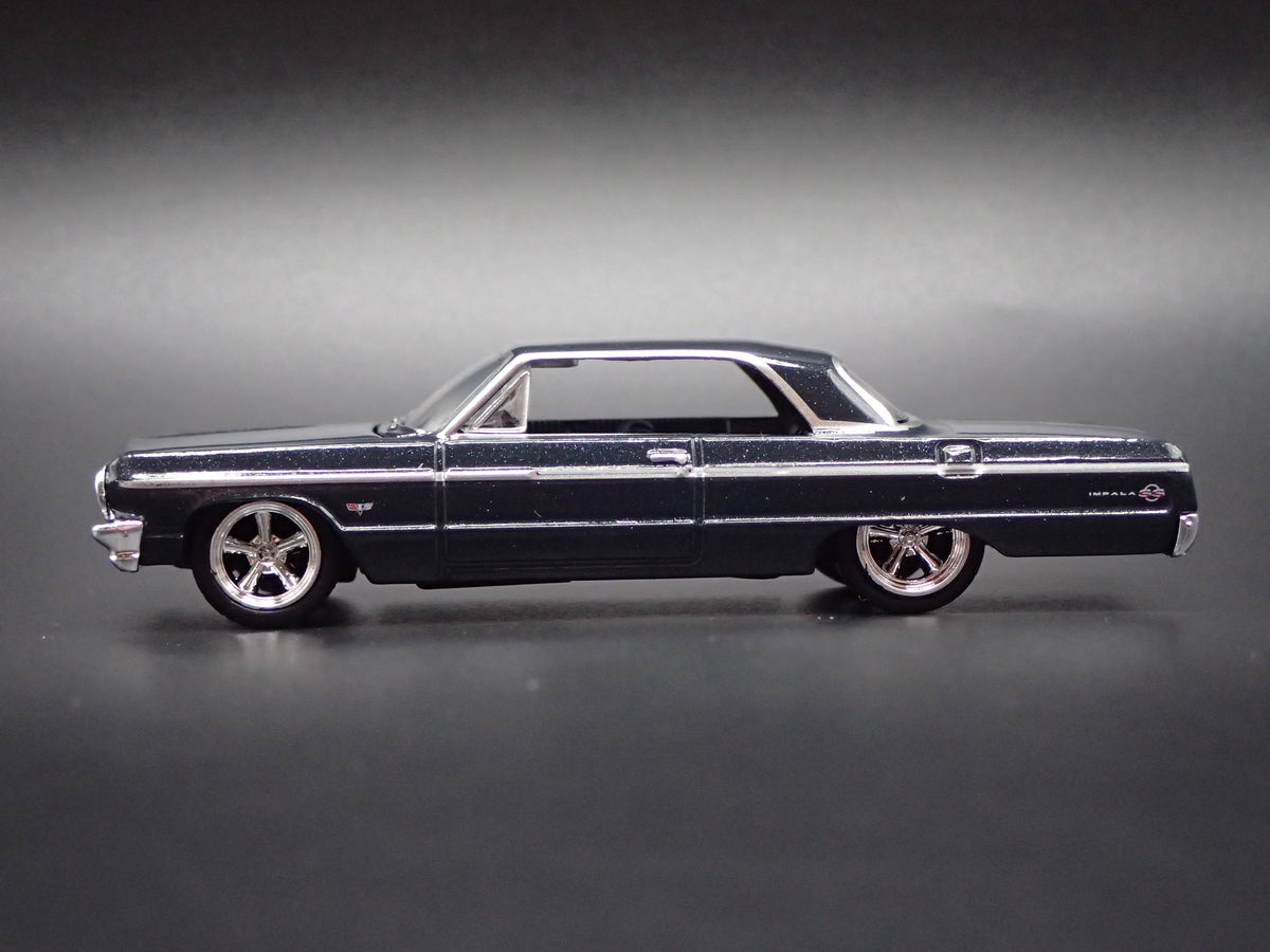 1964 64 CHEVY CHEVROLET IMPALA  SS BLUE 1:64 SCALE DIORAMA DIECAST CAR