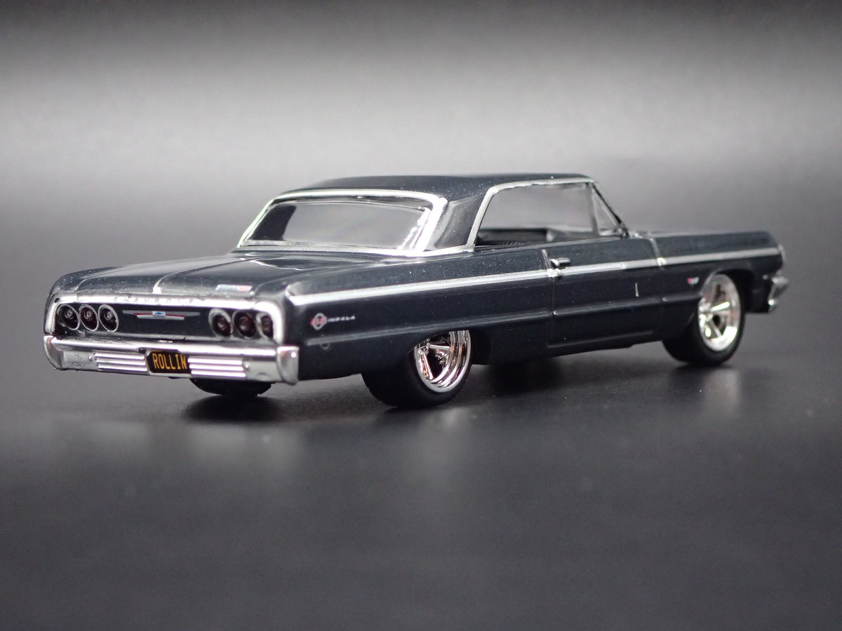 1964 64 CHEVY CHEVROLET IMPALA  SS BLUE 1:64 SCALE DIORAMA DIECAST CAR
