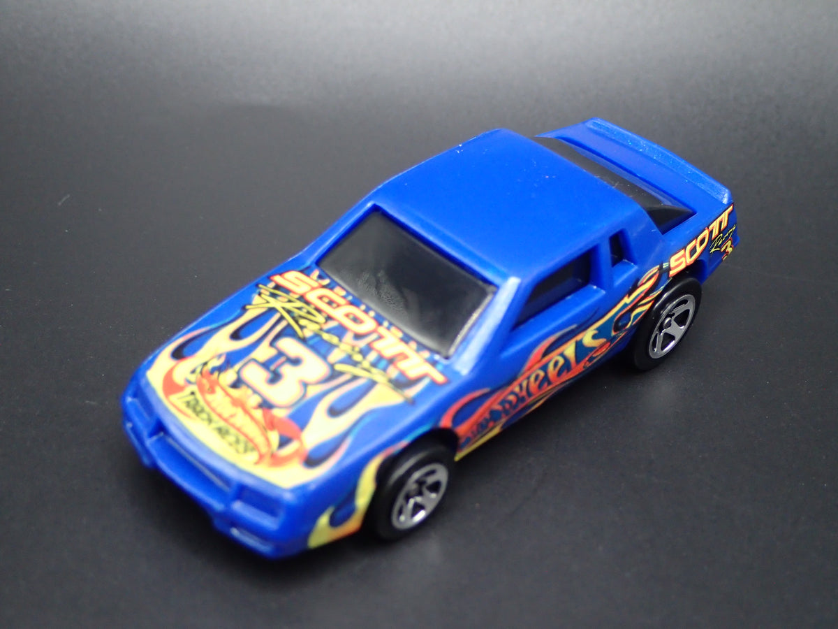 CHEVY STOCK CAR BLUE 1:64 SCALE COLLECTIBLE DIECAST MODEL CAR