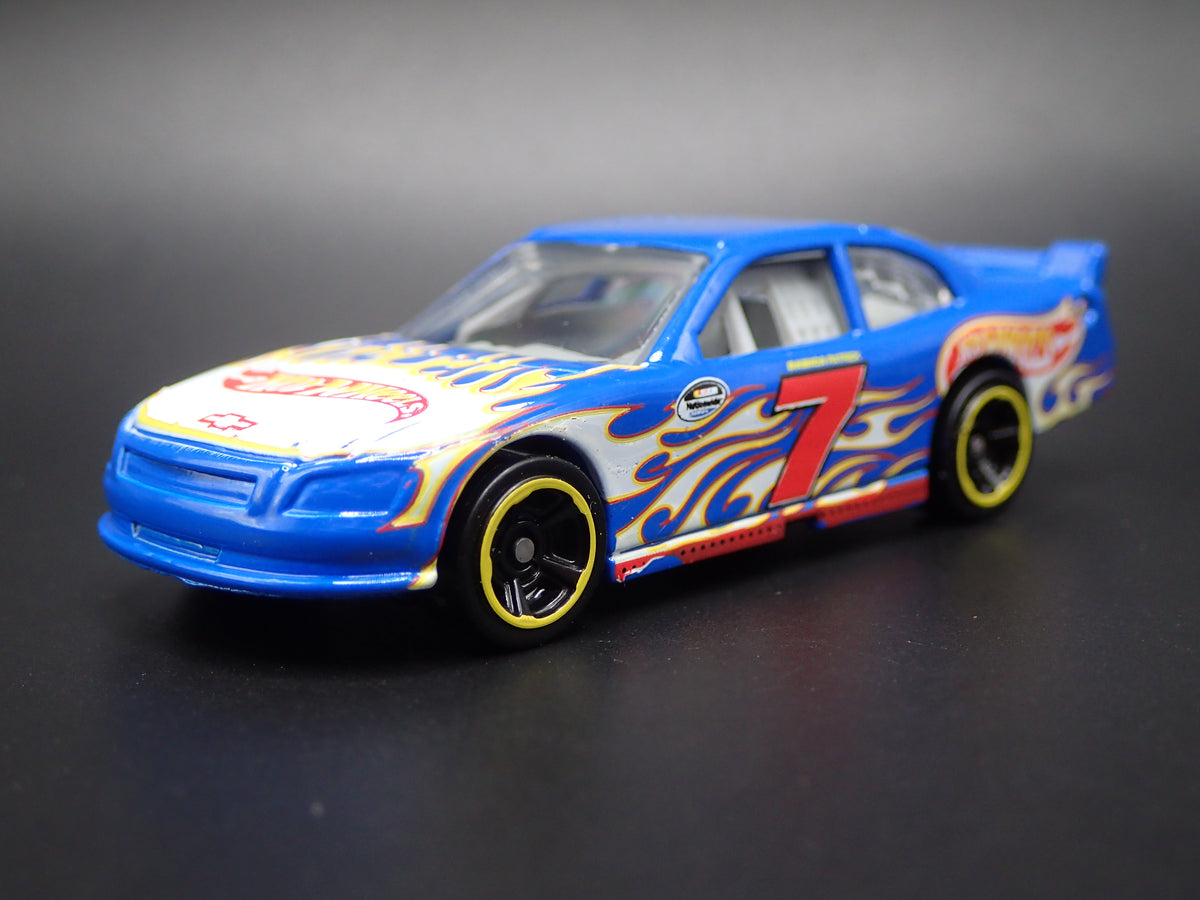 2010 10 CHEVY CHEVROLET IMPALA DANICA PATRRICK 1:64 SCALE DIECAST MODEL CAR