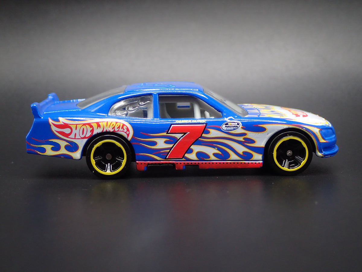 2010 10 CHEVY CHEVROLET IMPALA DANICA PATRRICK 1:64 SCALE DIECAST MODEL CAR