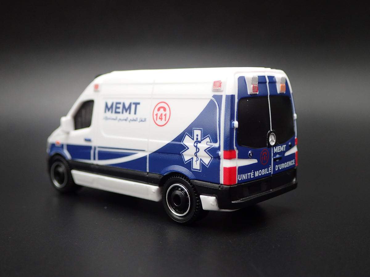 MERCEDES BENZ SPRINTER VAN EMT AMBULANCE 1/64 MB SCALE DIORAMA DIECAST MODEL CAR