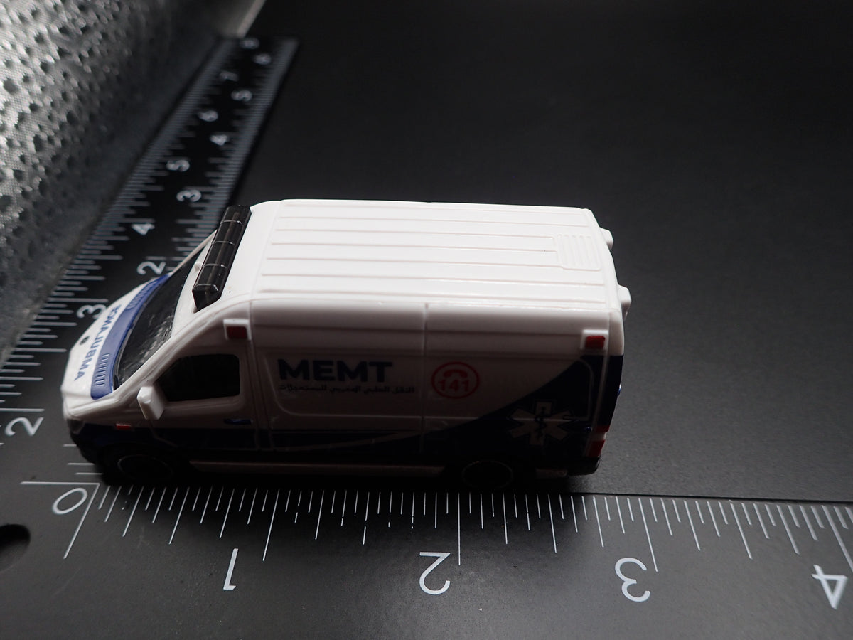 MERCEDES BENZ SPRINTER VAN EMT AMBULANCE 1/64 MB SCALE DIORAMA DIECAST MODEL CAR
