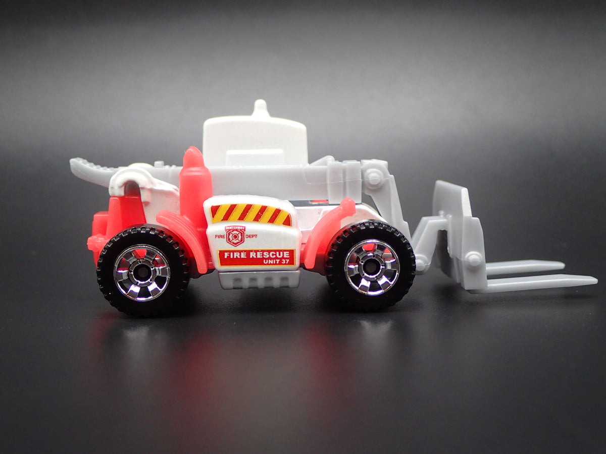 CONSTRUCTION FORKLIFT WHITE 1:64 MB SCALE COLLECTIBLE DIORAMA DIECAST MODEL CAR