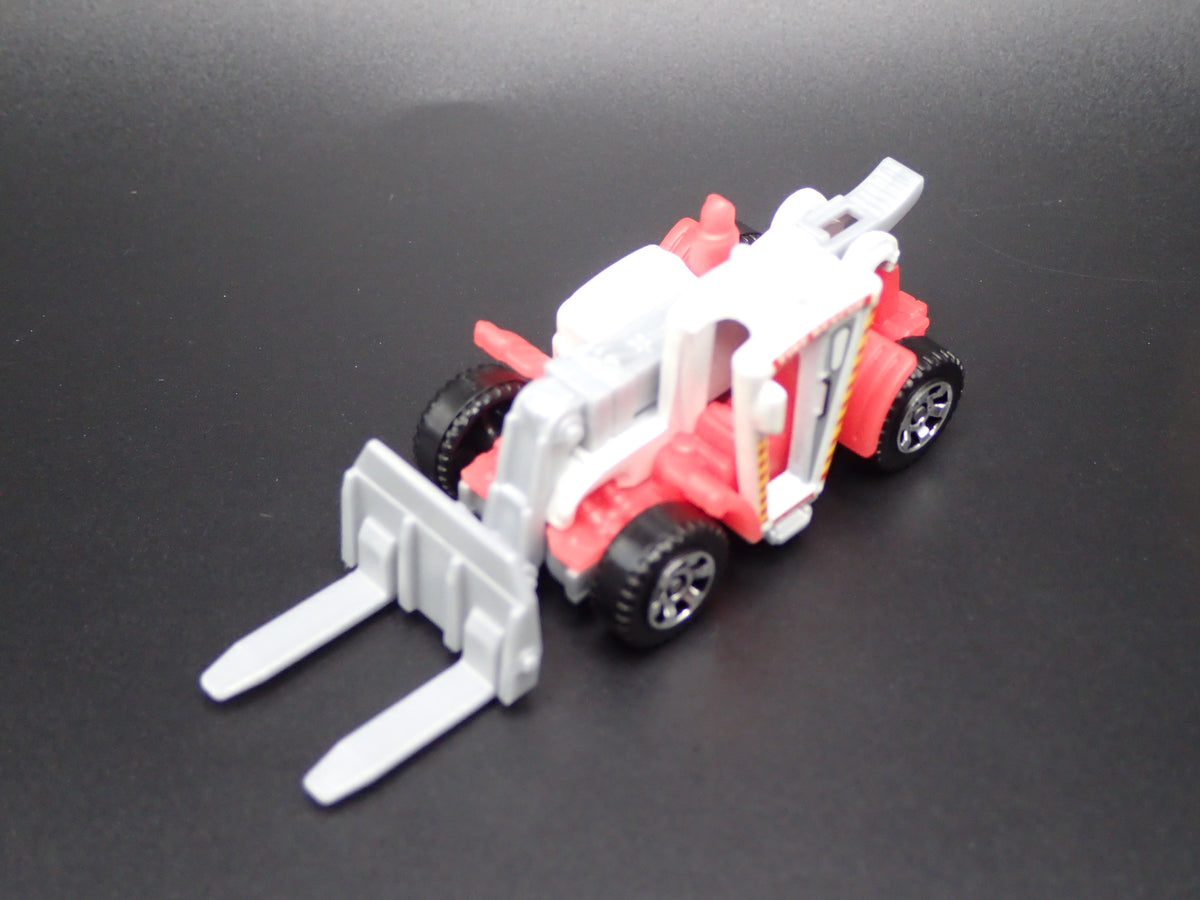 CONSTRUCTION FORKLIFT WHITE 1:64 MB SCALE COLLECTIBLE DIORAMA DIECAST MODEL CAR