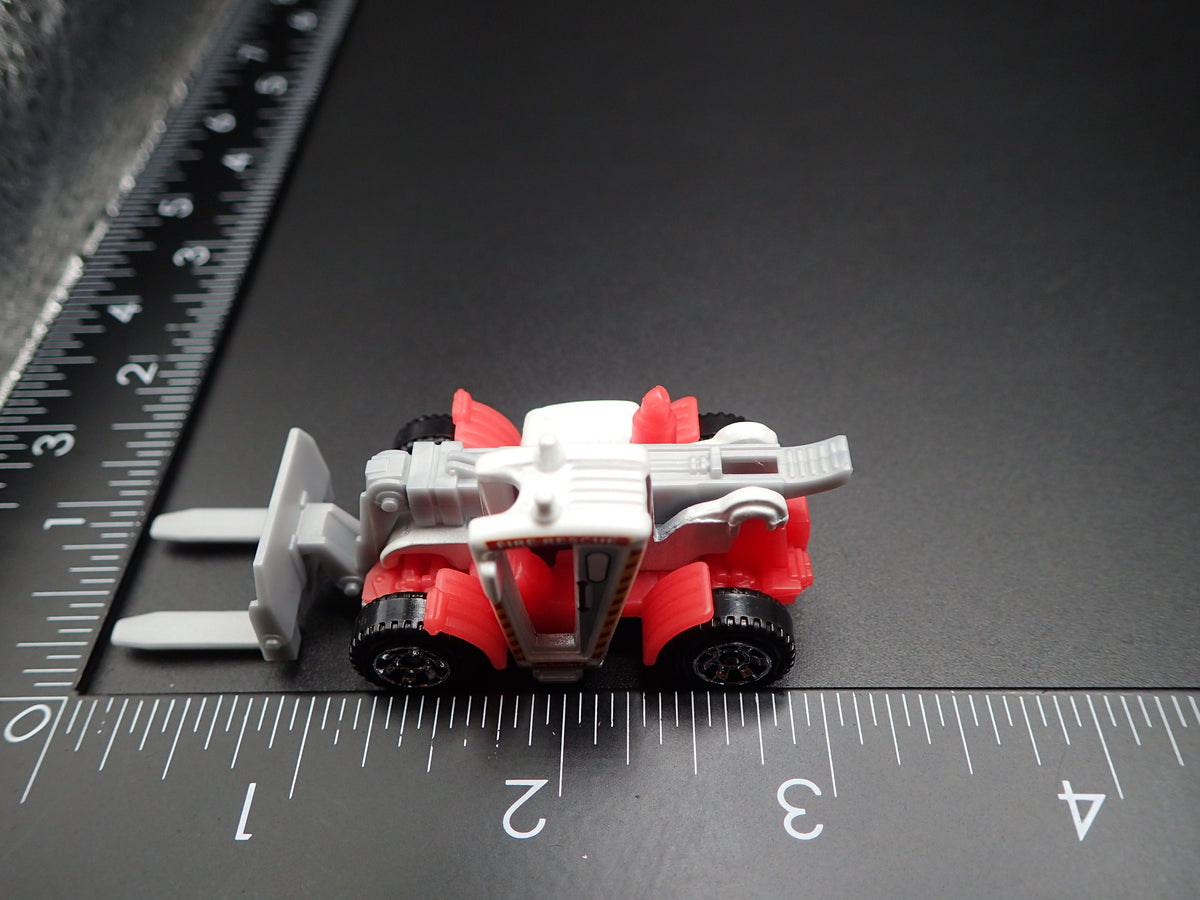 CONSTRUCTION FORKLIFT WHITE 1:64 MB SCALE COLLECTIBLE DIORAMA DIECAST MODEL CAR
